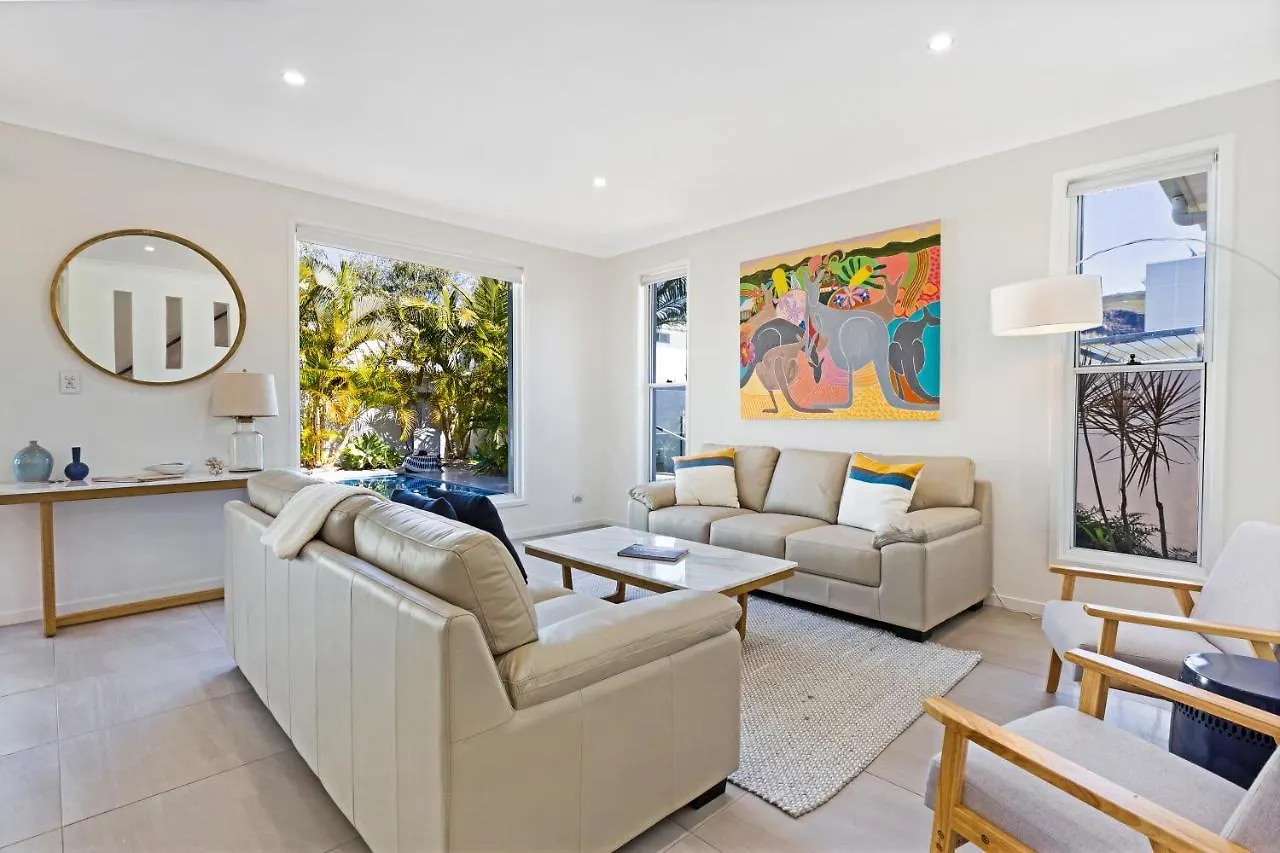 The Art House At Beachside Yaroomba Australia